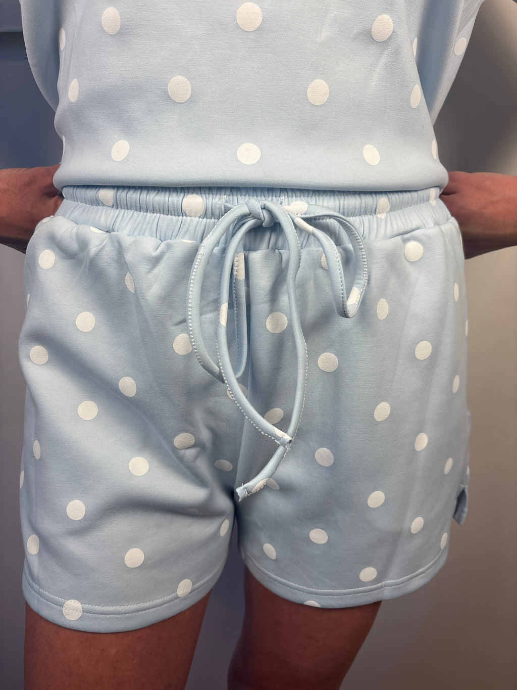 Brooke & co dots & daydream set baby blue with white polka dots with drawstring matching shorts with pockets shorts close