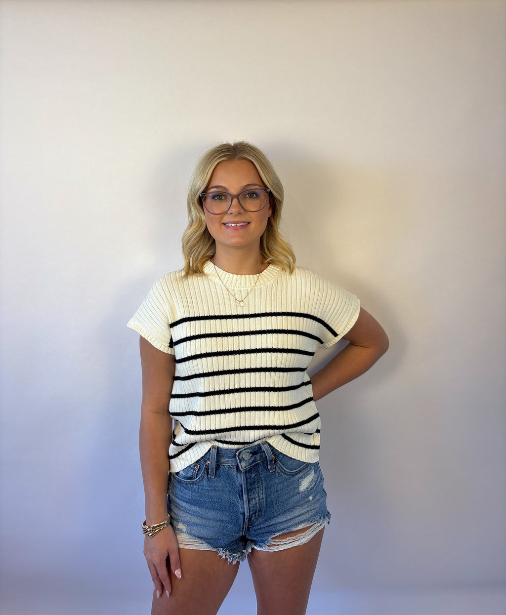 Brooke & Co The harper knit a white knit short sleeve top with black stripes