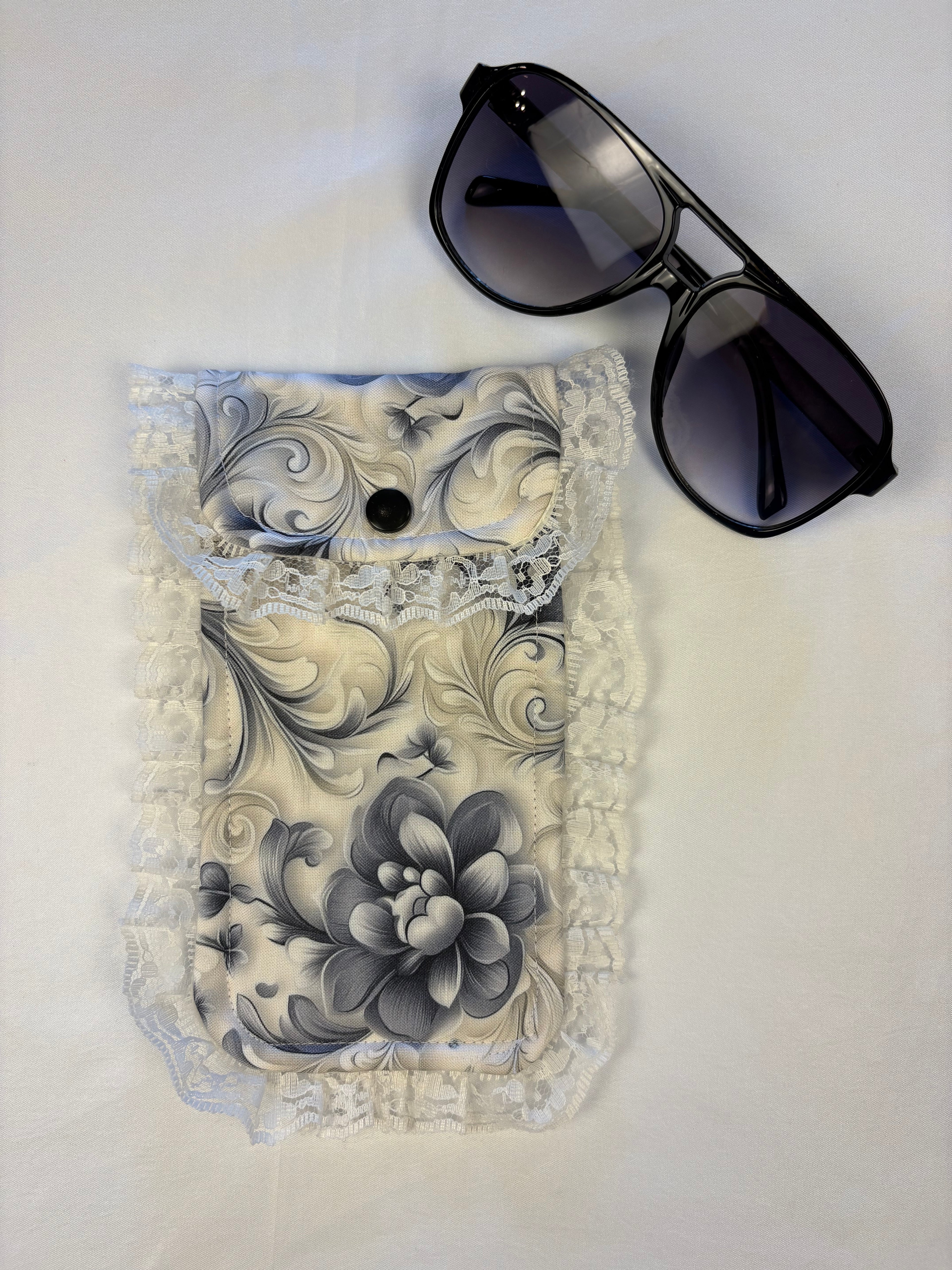 Sweet Shade Sunglasses Pouch